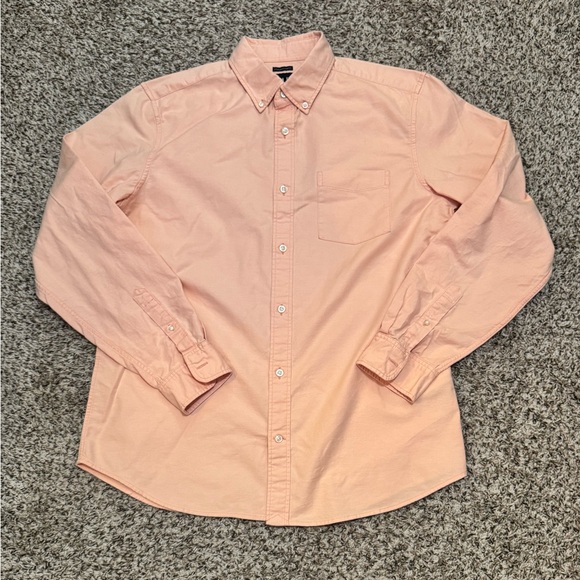 GAP Men’s Summer Standard Fit Salmon Button Up Long Sleeve Shirt Size Medium - Picture 1 of 5
